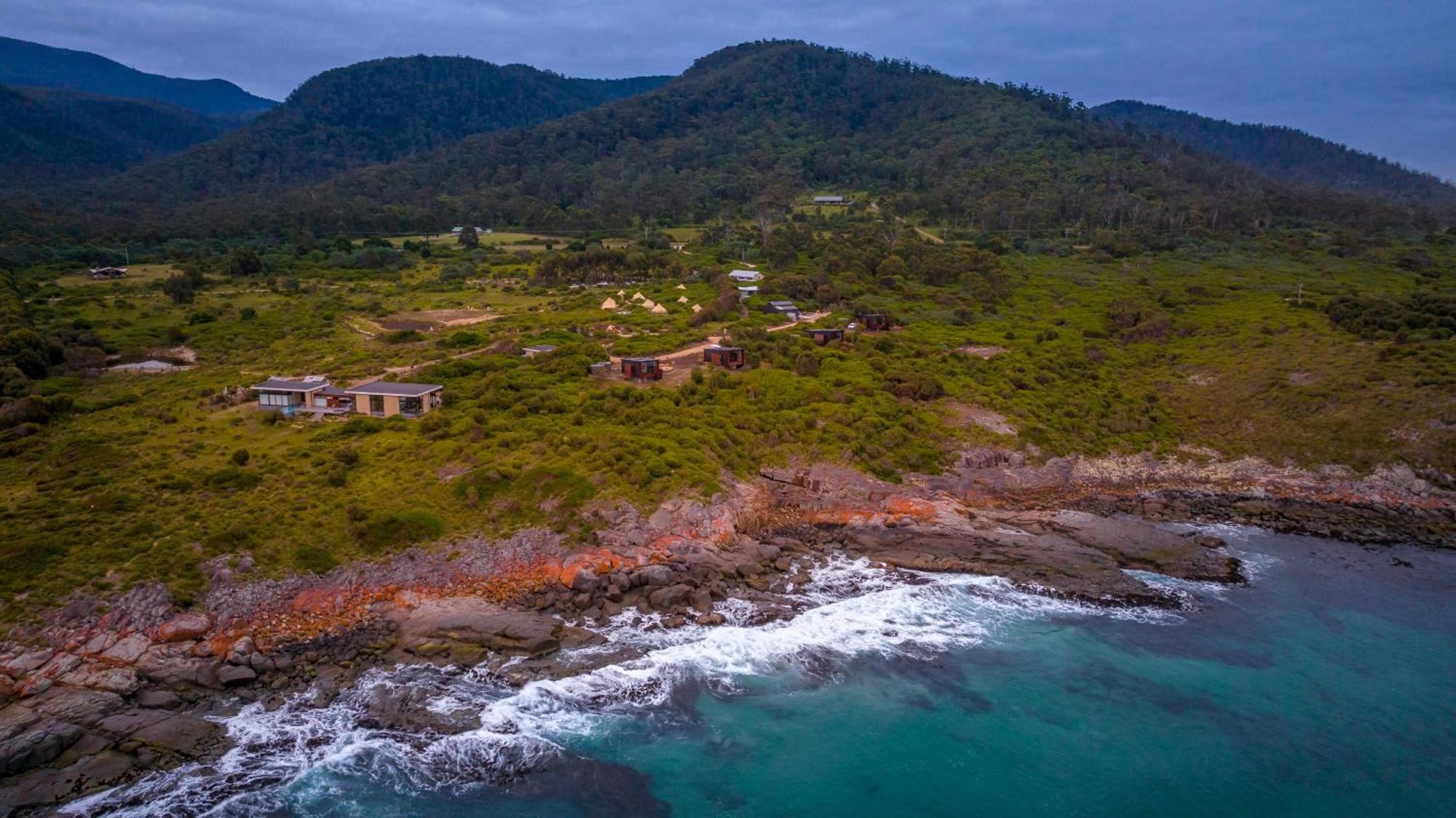 Little Beach Resort Four Mile Creek Exterior photo